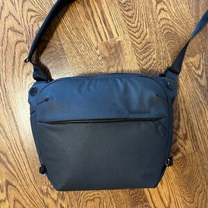 Peak Design Everyday Sling 6L - Black